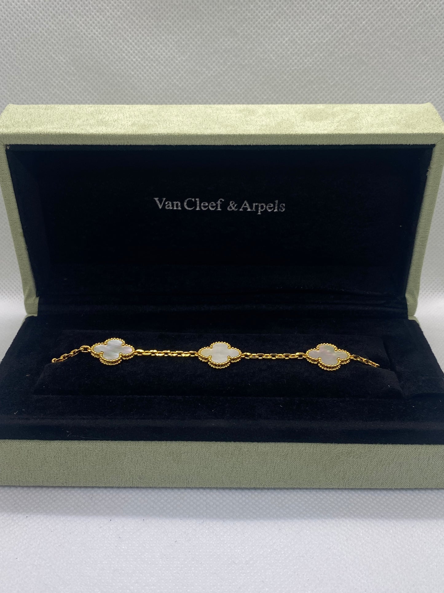 VC Bracelet — Lujo que Perdura🍀